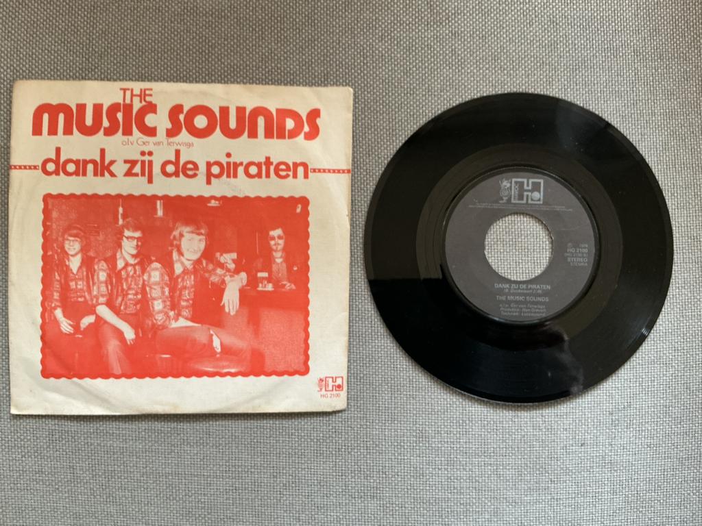 Piraten singles/Nederlandstalige singles. 24 stuks., Ophalen of Verzenden, Gebruikt, Overige formaten, Levenslied of Smartlap