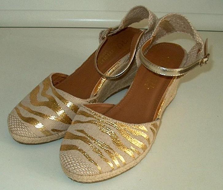 beige/ ecru / goudkleur espadrilles maat 38, Kleding | Dames, Schoenen, Zo goed als nieuw, Espadrilles of Moccasins, Beige, Ophalen