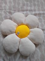 Nieuw HEMA bloem kussen €10 exclusief verzenden, Ophalen of Verzenden, Nieuw, Wit, Rond