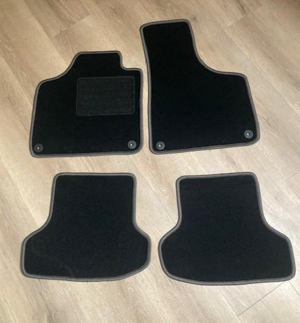 Mattenset voor een Audi A3 Type 8P, Auto-onderdelen, Interieur en Bekleding, Info@schoenek.de, Nieuw, Gabor-Schönek-Straße 1 -5, 93149 Nittenau