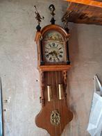 Te koop grote friese klok, Ophalen