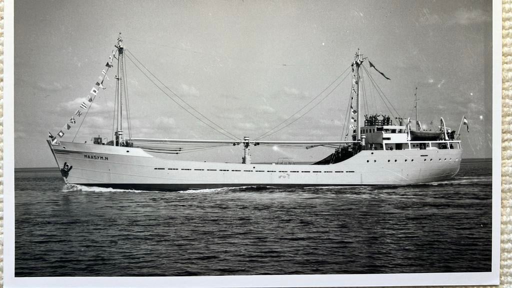 MAASIJM-N  1952-1963 Nievelt  Op de rotsen in '63, Ophalen of Verzenden, Zo goed als nieuw, Kaart, Foto of Prent