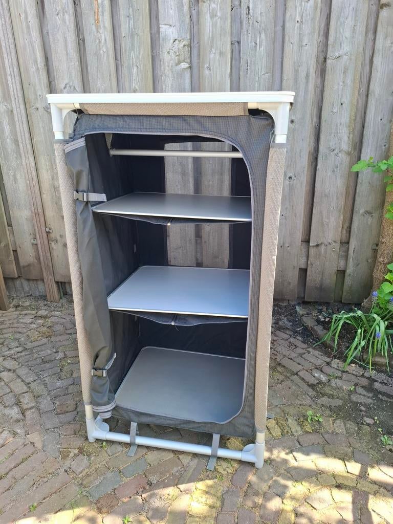 Hoge Vrijbuiter outdoor kast - Grijs (61x50x106,5 cm), Ophalen, Zo goed als nieuw