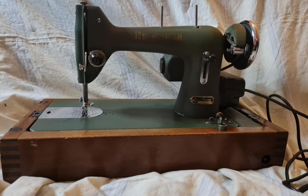 Husqvarna retro naaimachine model 12 (CB-N Class 12), Ophalen