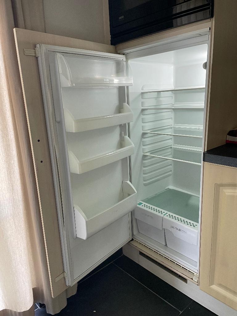 Koelkast, Ophalen, 150 tot 200 liter, 120 tot 140 cm, Zonder vriesvak