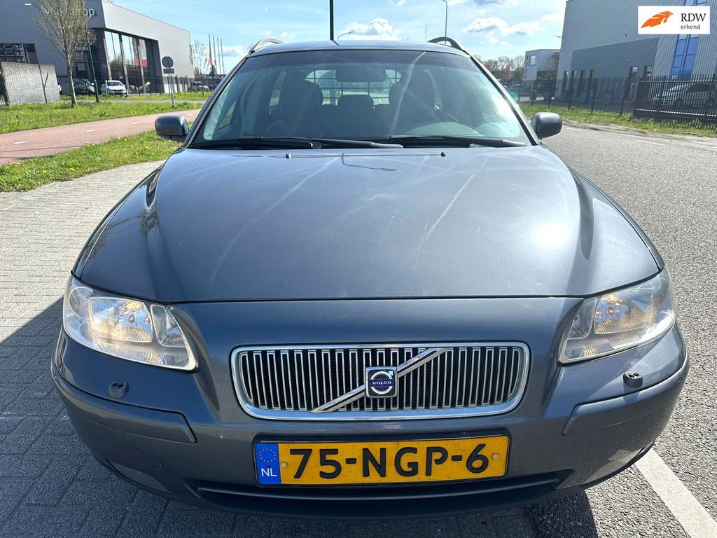Volvo V70 2.4 Leer Airco Cruise, Auto's, Volvo, Voorwielaandrijving, Zwart, 170 pk, Euro 4