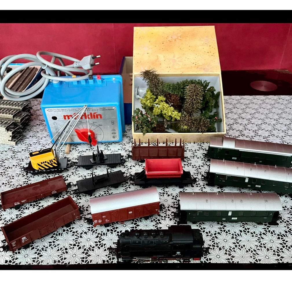 Mixset Märklin en andere treinen en accessoires, Wisselstroom, Zo goed als nieuw, Märklin, Boek, Tijdschrift of Catalogus