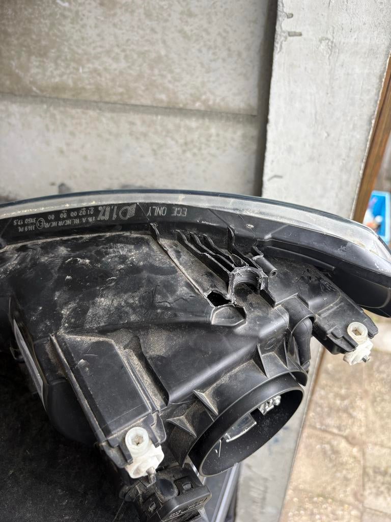 Koplamp VW Up 2013 - Gebroken ophangingen, Auto-onderdelen, Verlichting, Volkswagen, Gebruikt, Ophalen of Verzenden