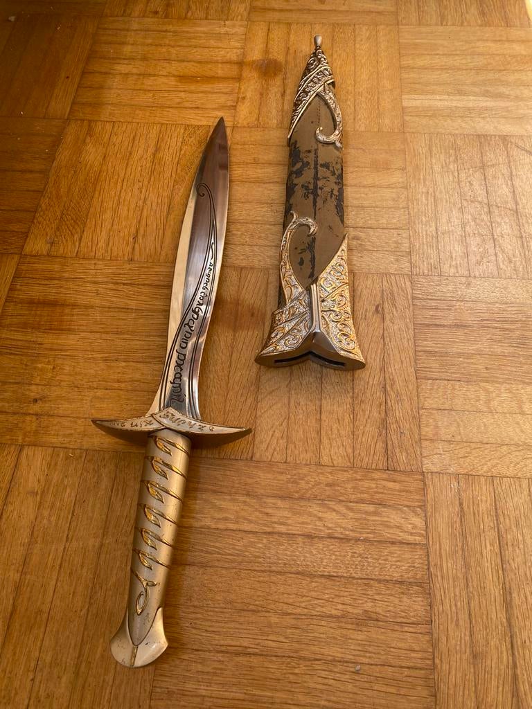 Grote zware oosterse dolk met schede, Ophalen of Verzenden, Overige soorten, Mes of Dolk