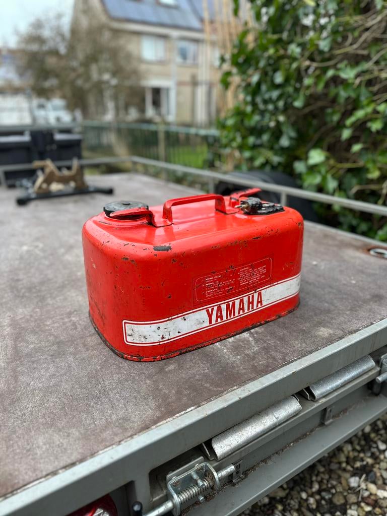 Yamaha buitenboord tank, Ophalen, Gebruikt