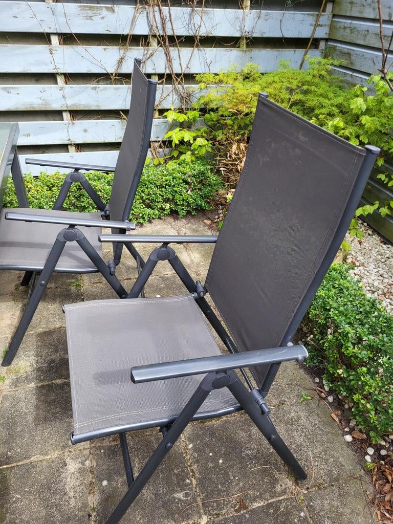 Moderne tuinset: glazen tafel met 4 verstelbare stoelen, Ophalen, 4 zitplaatsen, Kunststof, Zo goed als nieuw