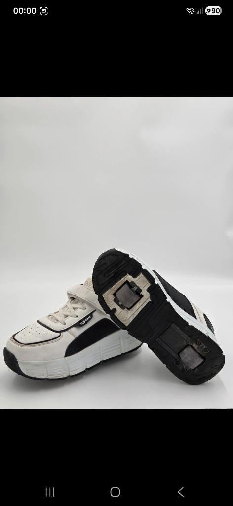 Skate schoenen met wieltjes maat 38 zwart wit Heelys style, Kinderen en Baby's, Speelgoed | Buiten | Rolschaatsen, Ophalen of Verzenden