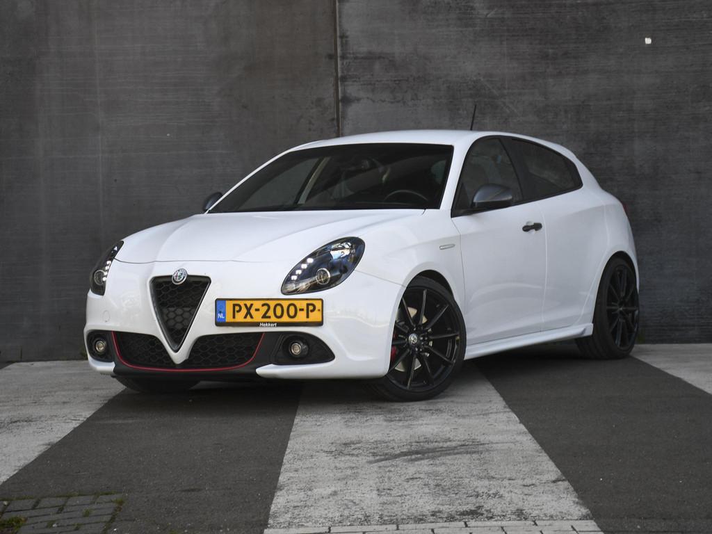 Alfa Romeo Giulietta Super 1.4 Turbo MultiAir 170pk Automaat, Auto's, Automaat, 4 cilinders, Bedrijf, 5 stoelen