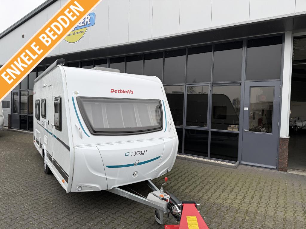 Dethleffs C'Joy 460 LE 2 Aparte bedden Airco Luifel 915 KG, Caravans en Kamperen, Caravans, Schokbreker, Lengtebed, Bedrijf, Treinzit