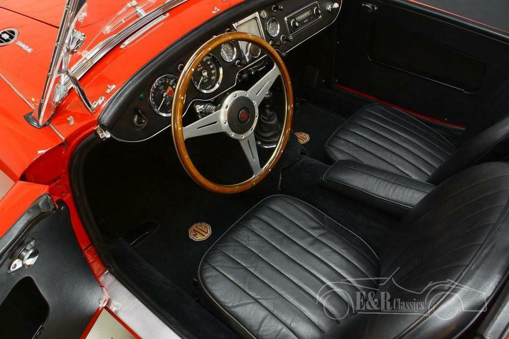 MG MGA 1622 MK2 Cabrio | Gerestaureerd | Schijfremmen | 1962, Auto's, Oldtimers, Achterwielaandrijving, Zwart, Cabriolet, Bedrijf