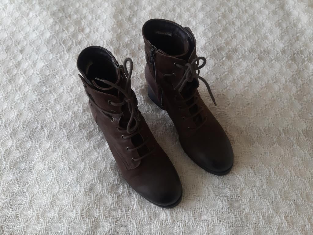 bruine lage laarzen Tamaris maat 42, Bruin, Lage of Enkellaarzen, Zo goed als nieuw, Ophalen