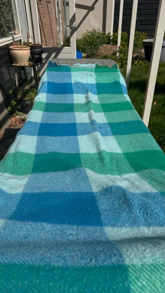 Fraaie wollen deken in frisse blauw/groene ruit, Huis en Inrichting, Woonaccessoires | Plaids en Woondekens, Ophalen of Verzenden