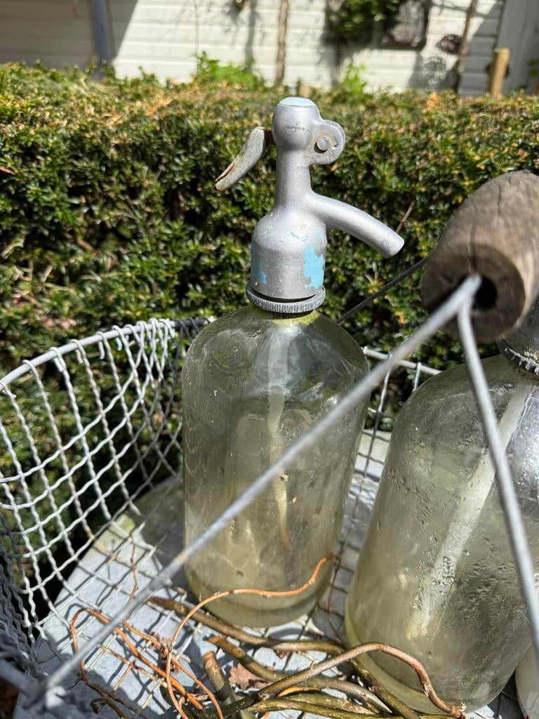 Oude spuitflessen, Huis en Inrichting, Woonaccessoires | Kisten, Ophalen, Minder dan 50 cm