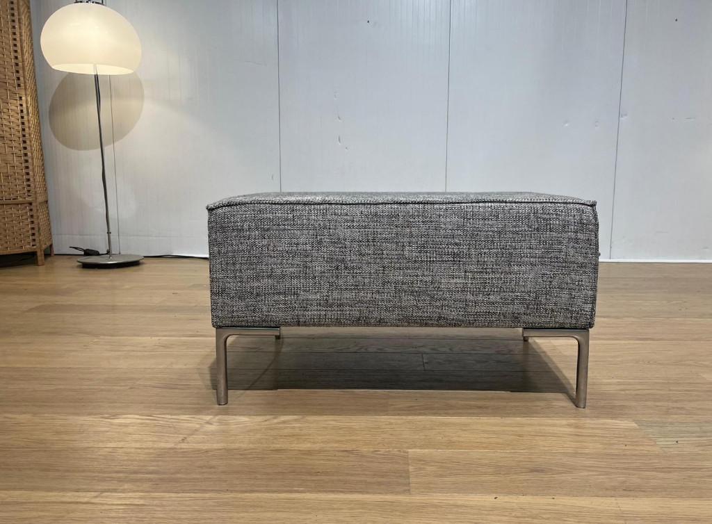 ZGAN Design on Stock Bloq Hocker + GARANTIE NP €950, Design Voetenbanken en Poefen Design on Stock, 50 tot 75 cm, Design on Stock