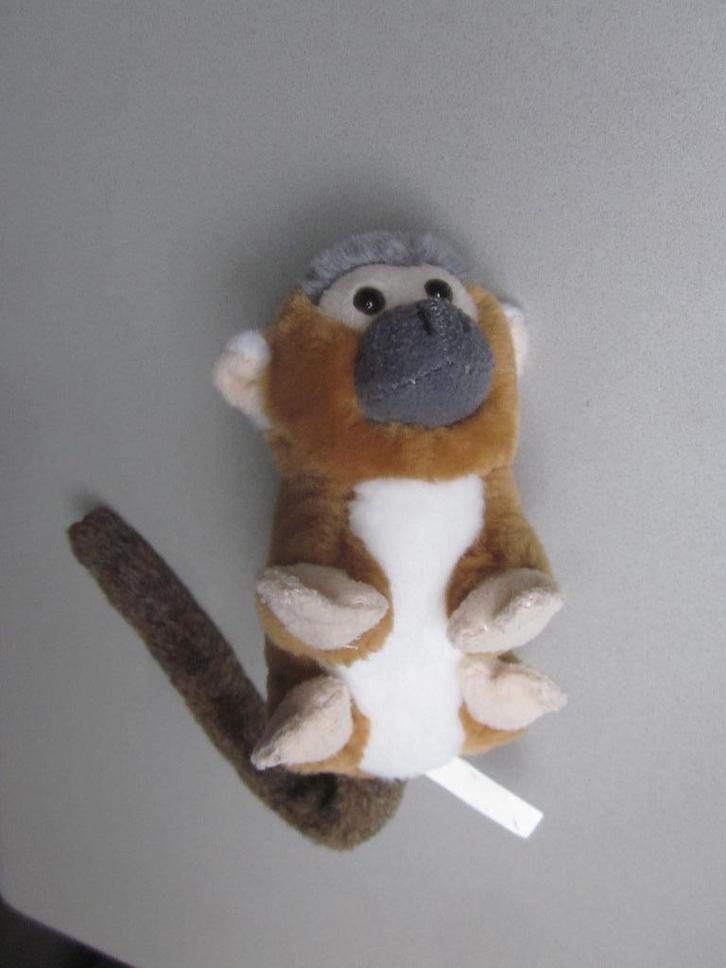 Geharo Drempt bruin wit grijs doodshoofdaapje bruine staart, Kinderen en Baby's, Speelgoed | Knuffels en Pluche, Nieuw, Overige typen