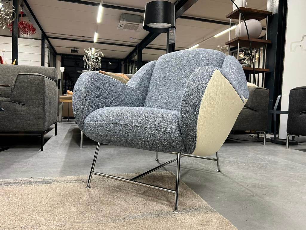 Nieuw Leolux Anton Fauteuil stof leer Design stoel, Leolux, Nieuw, 75 tot 100 cm, Ophalen of Verzenden