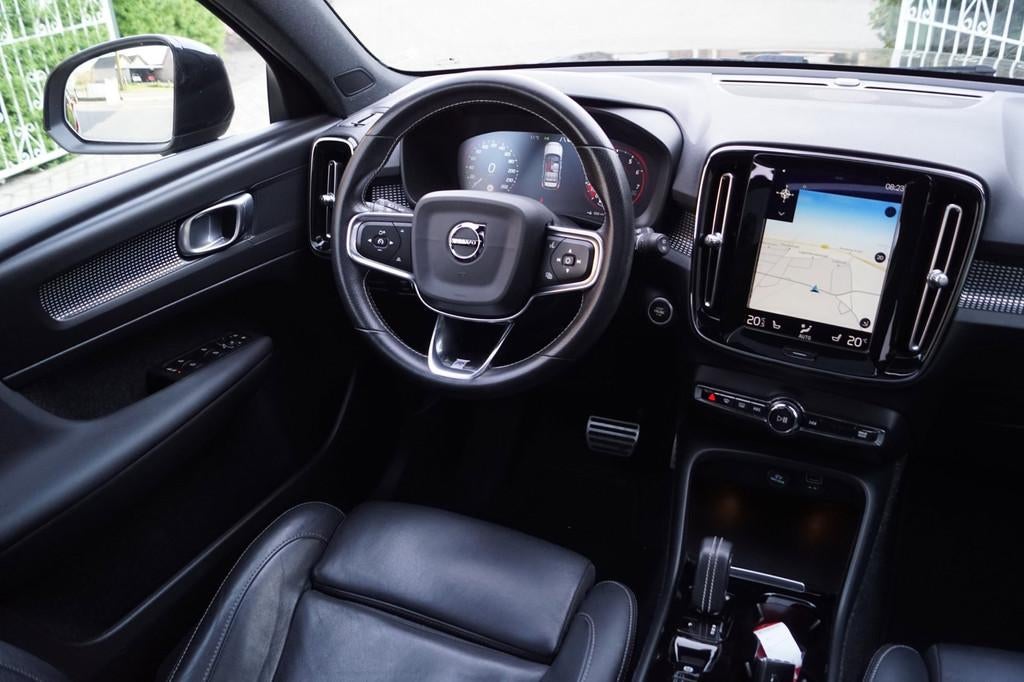 Volvo XC40 2.0 T4 AWD R-Design Autom Panodak Leder Stoel/Stu, Automaat, Gebruikt, Zwart, Bedrijf