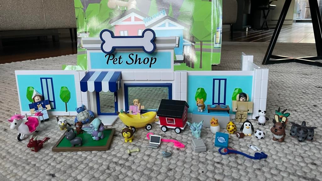 Adopt Me Speelset 'Pet Shop' met poppetjes en accessoires, Ophalen, Gebruikt, Jongen of Meisje