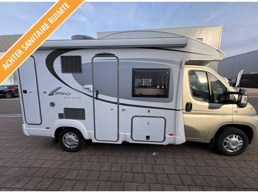 Bürstner Ixeo Time 590-bj 2015-Maxfan-Sanitair achterin, Tot en met 3, Particulier, Bürstner, Half-integraal