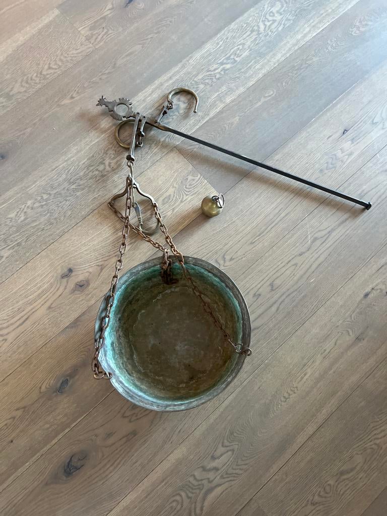 Oude koperen hangweegschaal met gewicht, Ophalen of Verzenden, Koper