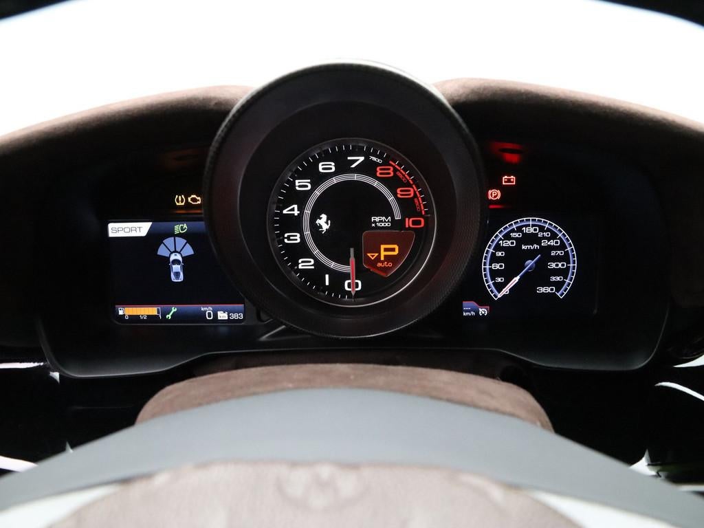 Ferrari F8 Tributo Novitec N-Largo Tailor Made 1 of 15, Auto's, Ferrari, Automaat, 12 maanden, Achterwielaandrijving, Gebruikt