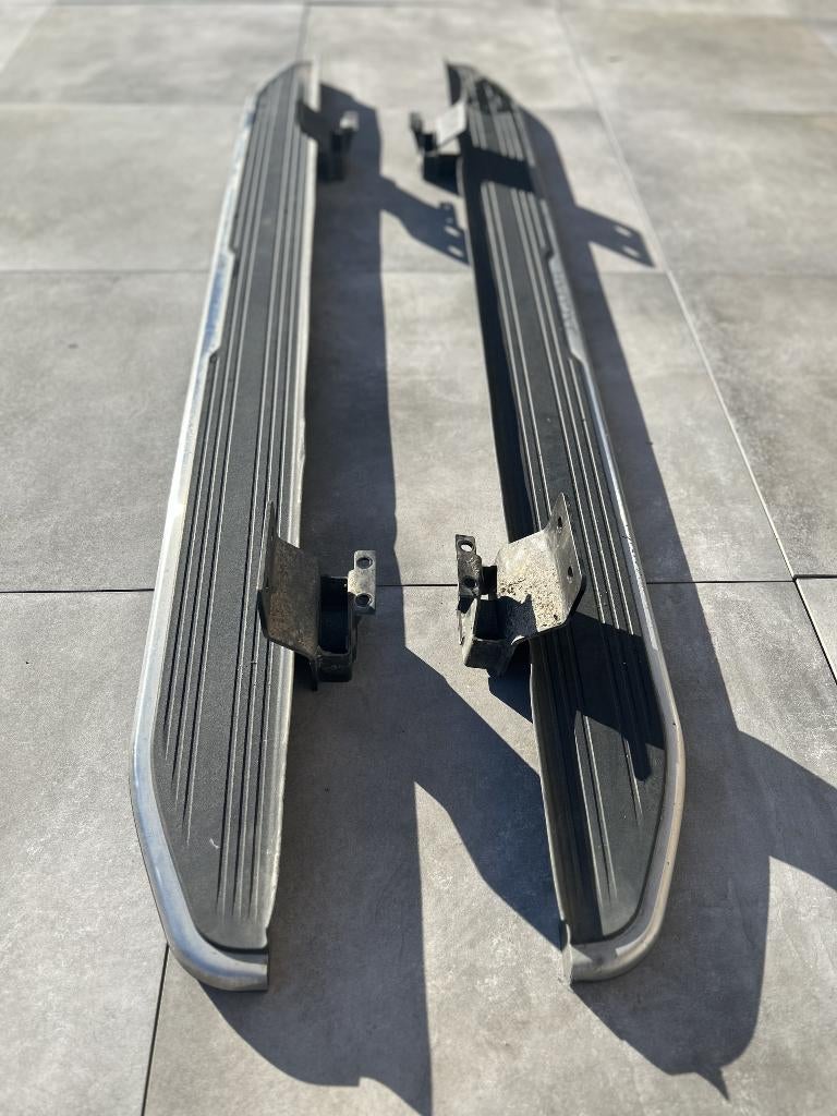 Jaguar E-Pace 2022 Treeplank / Side Step – Orgineel, Ophalen, Gebruikt, Links, Jaguar