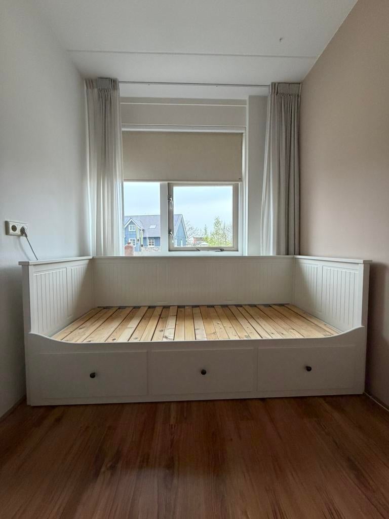 Bedbank Hemnes, Ophalen, Hemnes, Wit, Twijfelaar