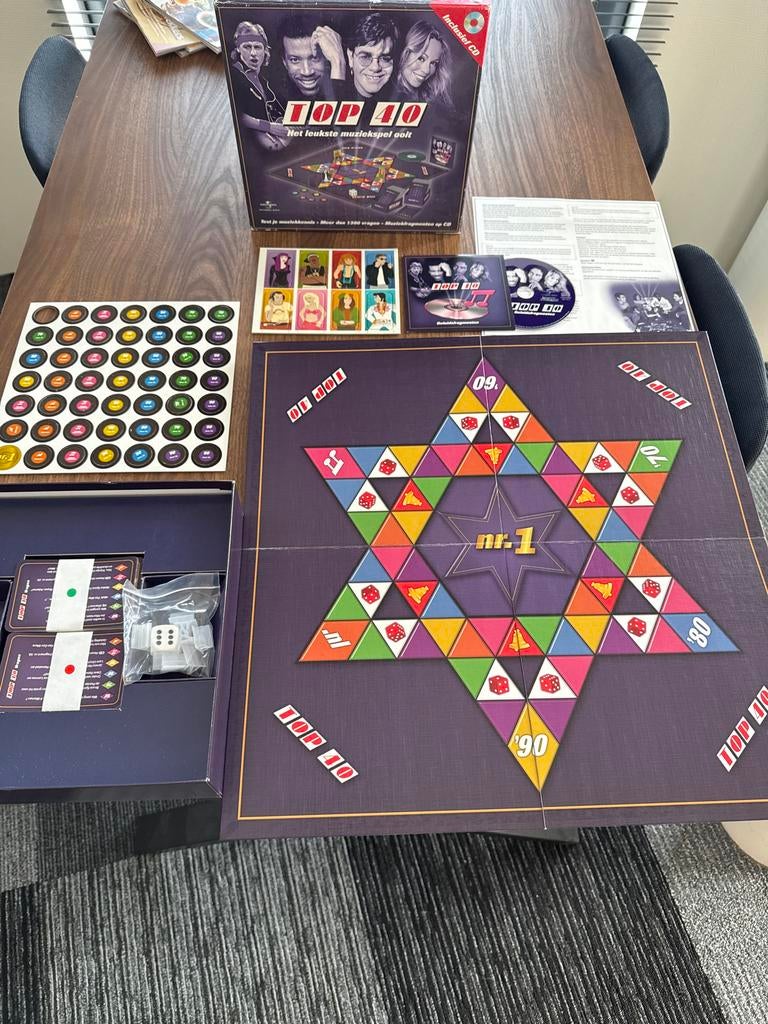 Top 40 muziekspel, nooit gebruikt, Hobby en Vrije tijd, Gezelschapsspellen | Bordspellen, Vijf spelers of meer, Ophalen of Verzenden