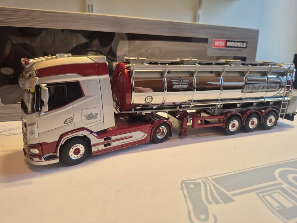 Daf xg+ de groot leerbroek, Hobby en Vrije tijd, Modelauto's | 1:50, Ophalen of Verzenden, Zo goed als nieuw, Bus of Vrachtwagen