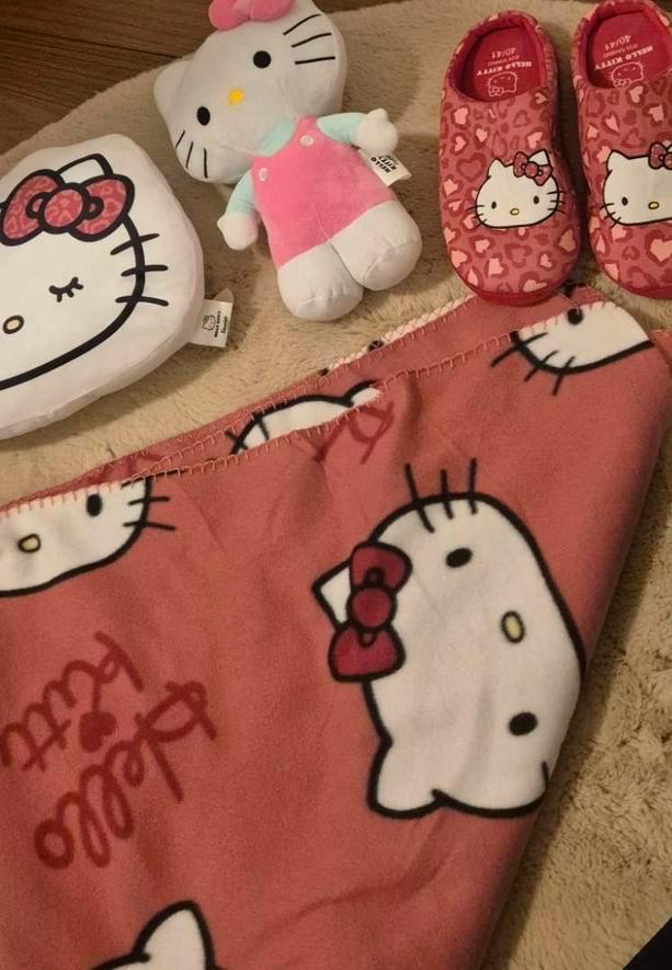 Hello Kitty spullen, Kinderen en Baby's, Kinderkamer | Beddengoed, Zo goed als nieuw, Ophalen