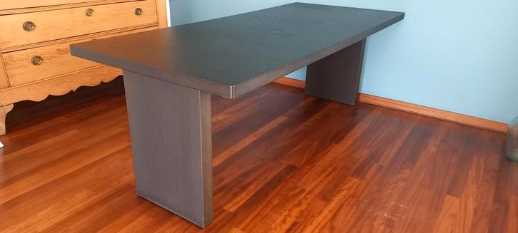 Zwarte design eettafel van Arco, Huis en Inrichting, Tafels | Eettafels, Zo goed als nieuw, 50 tot 100 cm, 200 cm of meer, Rechthoekig