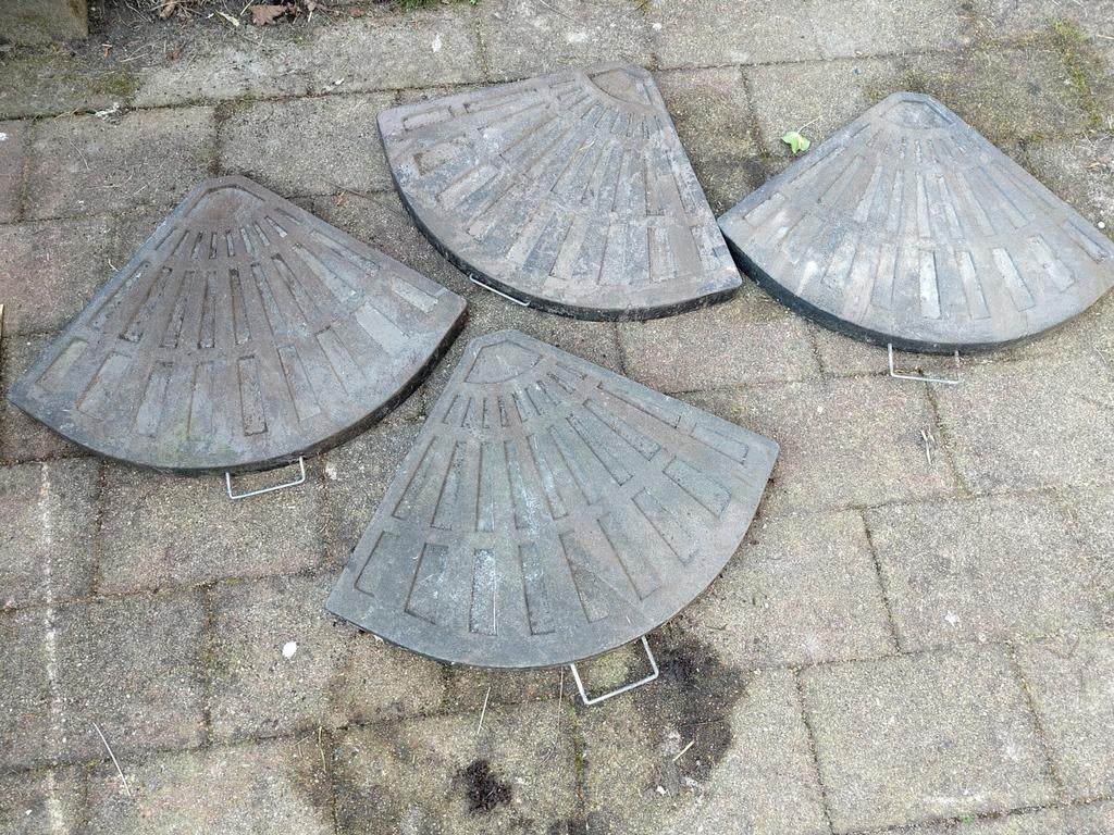 Parasolvoet tegels (4 stuks), Tuin en Terras, Parasols, Ophalen, Gebruikt, Minder dan 1 meter, Parasolvoet