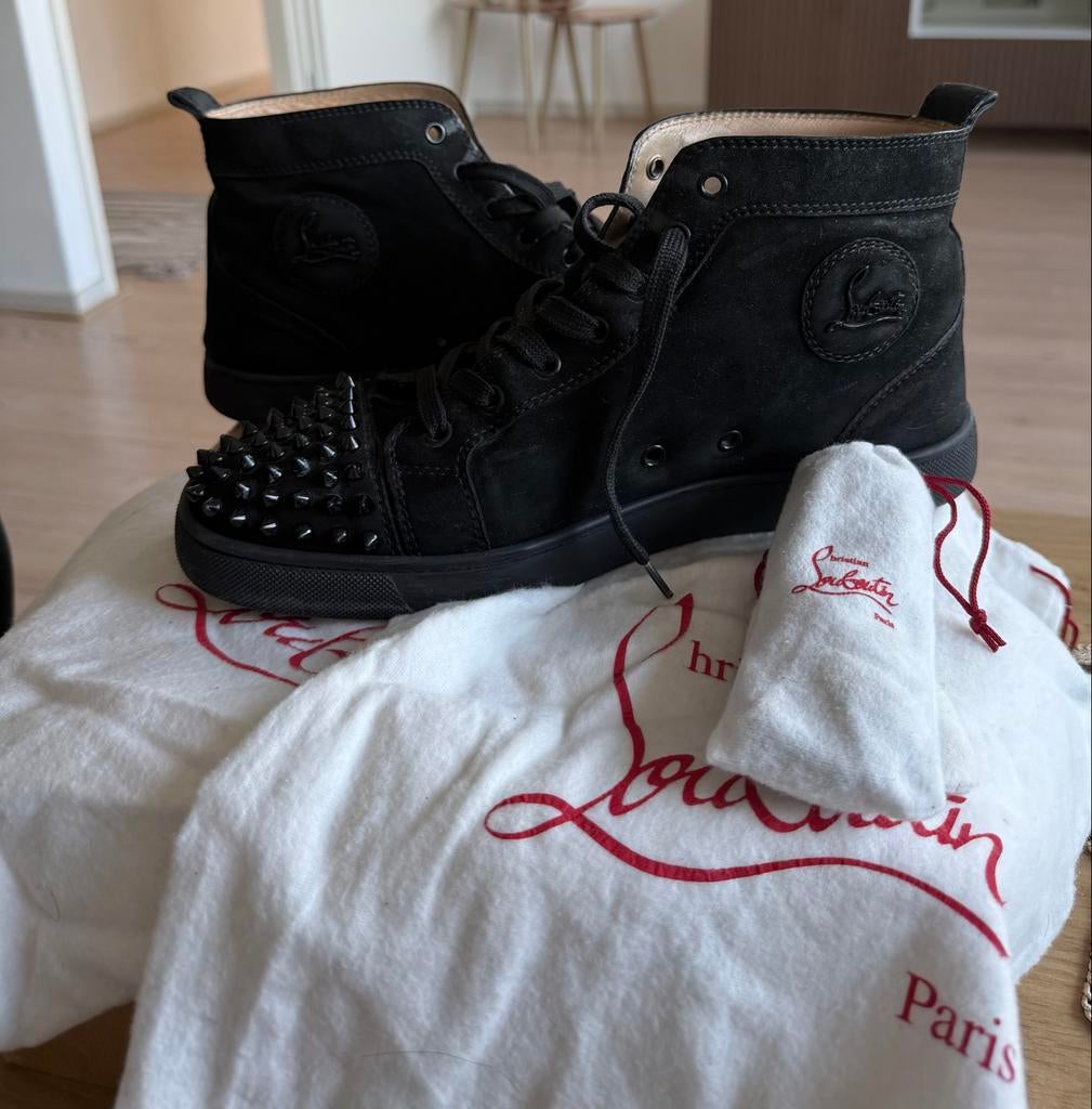 Christian Louboutin sneakers met spikes 42, Ophalen of Verzenden, Gedragen, Zwart, Sneakers of Gympen