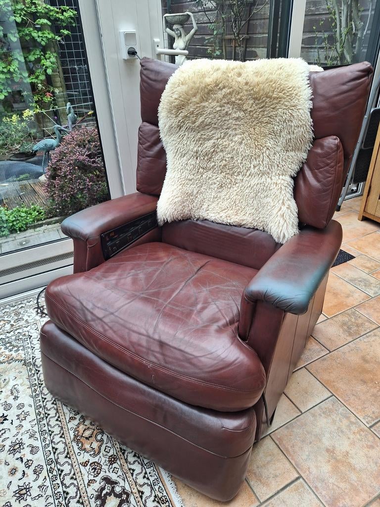 Electr. verstelbare relaxfauteuil met massage + verwarming, Ophalen, Gebruikt, 75 tot 100 cm, Leer