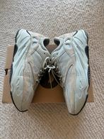 Yeezy Boost 700 Salt - Maat 45 1/3, Ophalen of Verzenden, Zo goed als nieuw, Overige kleuren, Sneakers of Gympen