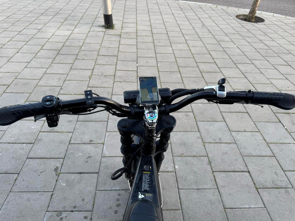 Elektrische fiets met nieuw scherm en remolie nodig, Fietsen en Brommers, Gebruikt, 50 km per accu of meer, 55 tot 59 cm, Ophalen