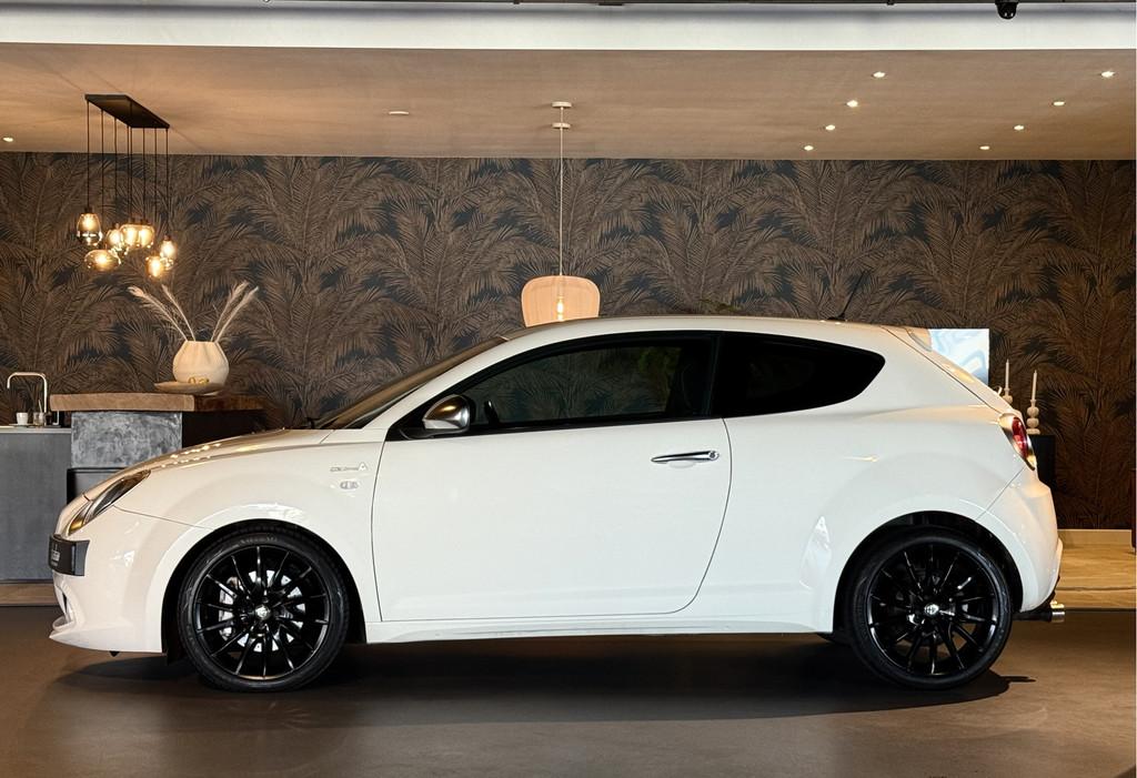 Alfa Romeo MiTo 1.4 T Distinctive I Automaat I QV-Line, Stof, 4 cilinders, Bedrijf, 19 km/l