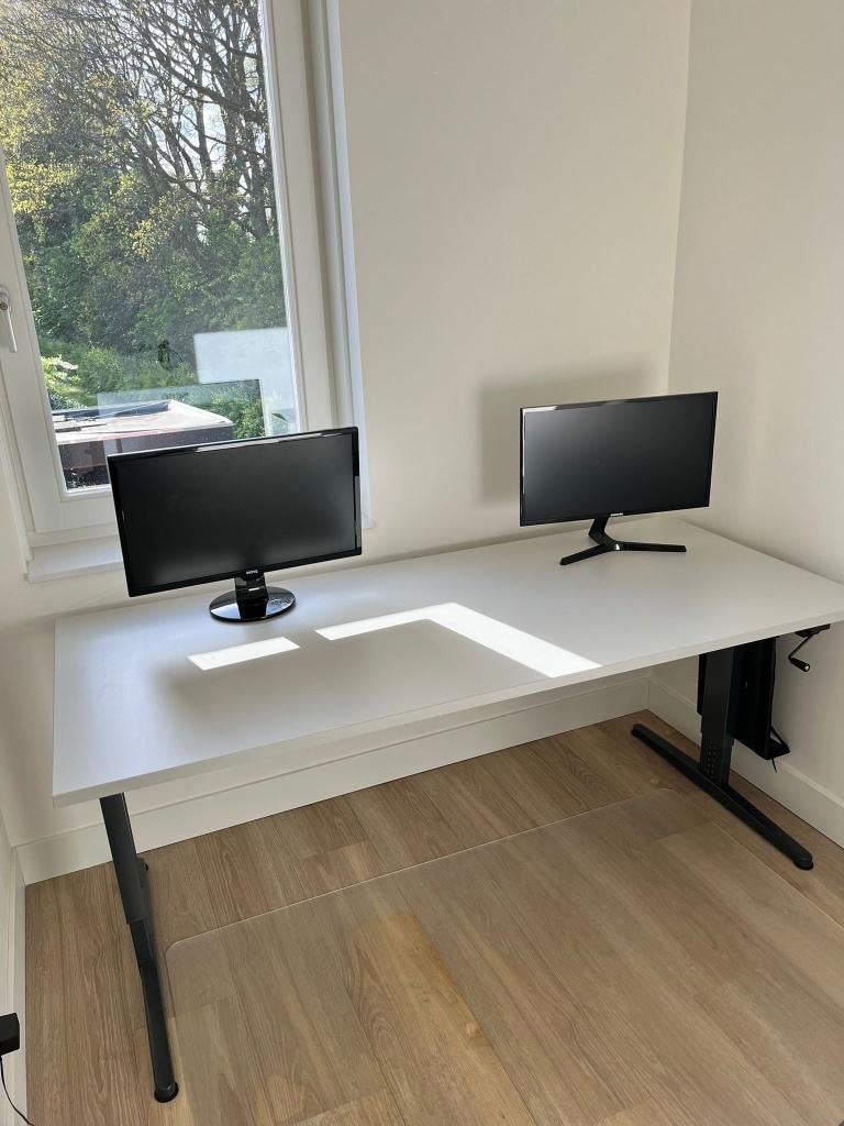 Wit bureau met antraciet onderstel (80 x 180), Huis en Inrichting, Bureaus, 180 cm, In hoogte verstelbaar, Zo goed als nieuw, Overige merken