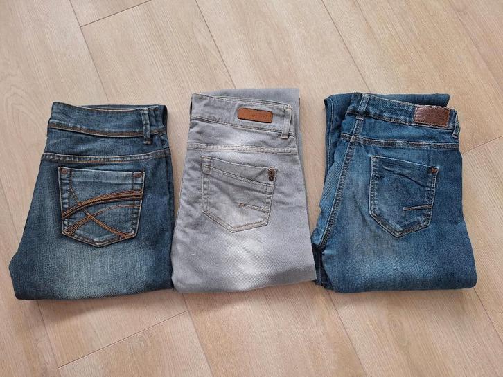 Dames spijkerbroeken, Straight jeans, Kleding | Dames, Spijkerbroeken en Jeans, Zo goed als nieuw, W30 - W32 (confectie 38/40)