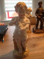 oude beeld jonge met konijn, Ophalen of Verzenden