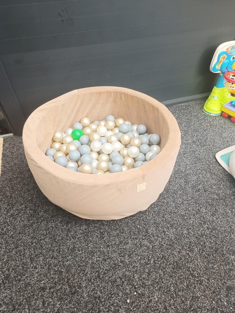 Misiio ballenbak met 150 ballen - zo goed als nieuw, Ophalen, Zo goed als nieuw, Jongen of Meisje