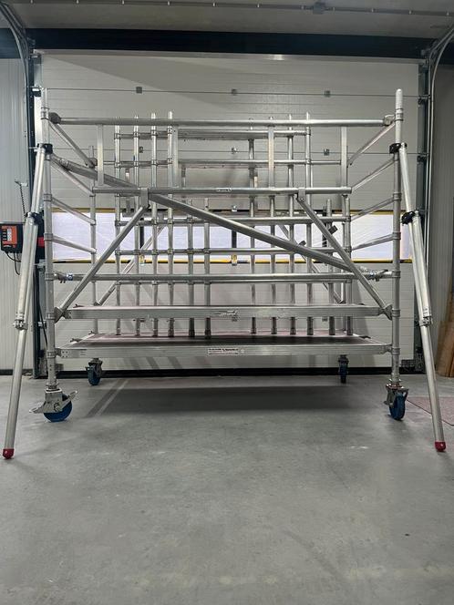 Aluminium Skyworks rolsteiger nette staat! Werkhoogte 8,2, Doe-het-zelf en Verbouw, Steigers, Zo goed als nieuw, Rolsteiger of Kamersteiger