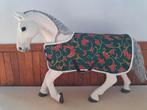 Schleich deken groen met rood, Ophalen of Verzenden, Zo goed als nieuw, Paard, Beeldje of Figuurtje