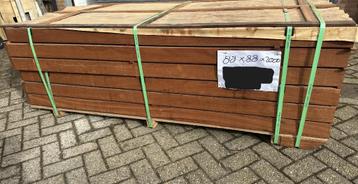Hardhouten palen geschaafd 9x9x200cm met punt beschikbaar voor biedingen