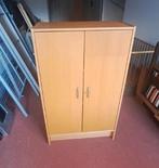 Lichte houten opbergkast met legplanken – 2-deurs kast, Huis en Inrichting, Kasten | Kledingkasten, Gebruikt, 150 tot 200 cm, 25 tot 50 cm